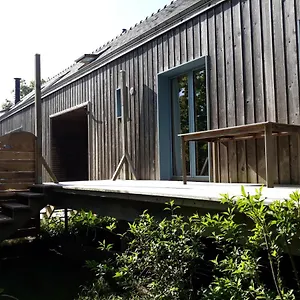 Petit Ecrin De Nature, Proche De La Mer. Appartement